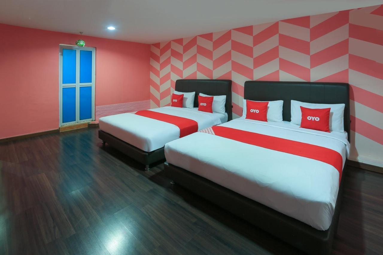 OYO 89891 1st Inn Hotel Subang  Subang Jaya Bagian luar foto